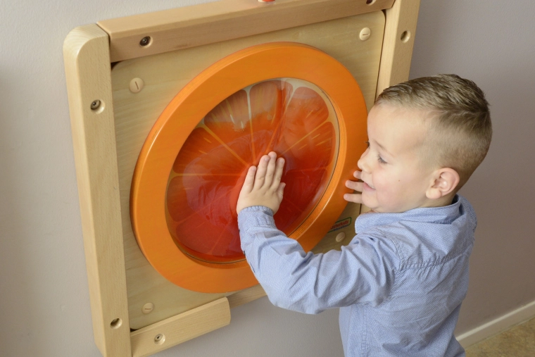 Safe wall mounting
