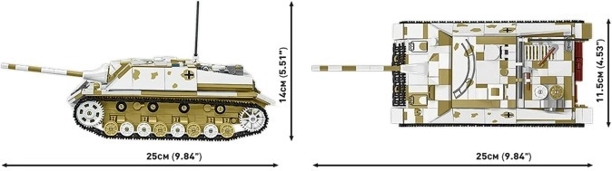 Realistic 1:28 scale model and moving tracks
