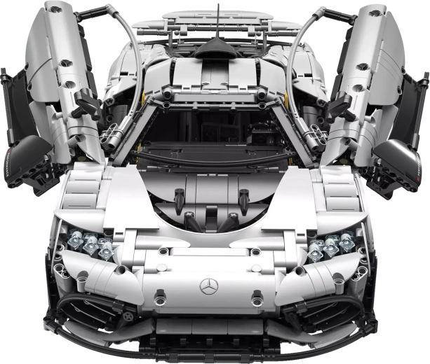 Reālistiskas funkcijas kā īstam hipersportauto