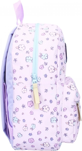 Practical pockets and zip closure