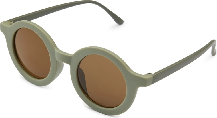 Durable recycled polycarbonate