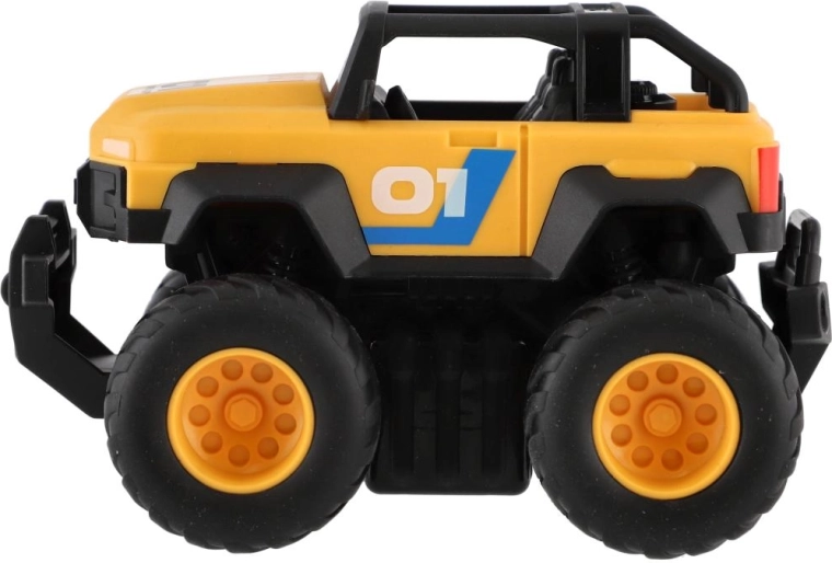 Lieli off-road riteņi un izturīga konstrukcija