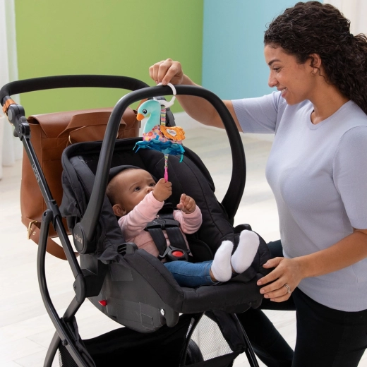 Develops the senses and encourages discovery