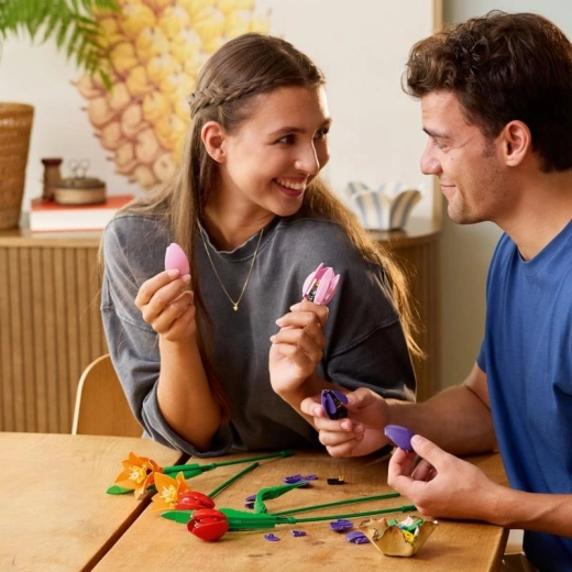 Regulējami kāti ērtai aranžēšanai