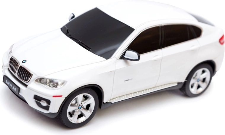 Oficiāli licencēts BMW un reālistiskas detaļas