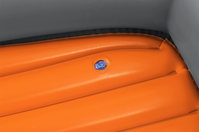 Comfort on the water thanks to an inflatable floor