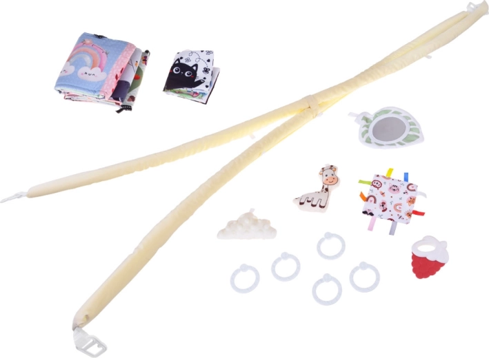 Bagātīgs sensorais komplekts: spogulītis, graužamā rotaļlieta, čaukstošs elements un grāmatiņa