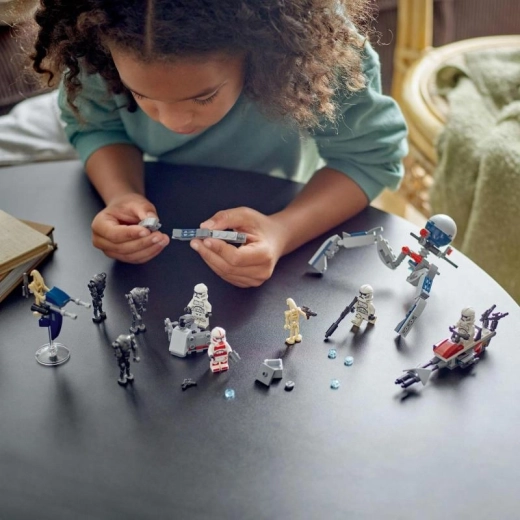 Bagātīgs minifigūriņu un piederumu komplekts