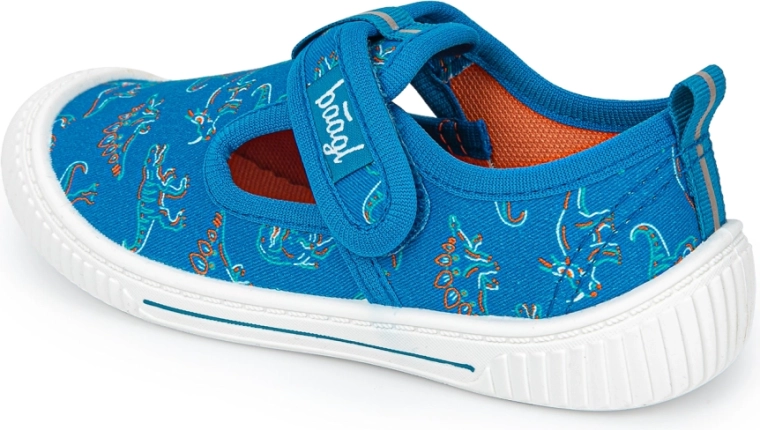 Easy to put on thanks to hook-and-loop