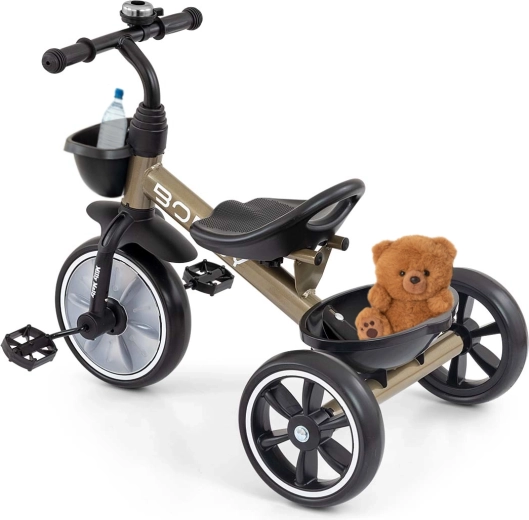 Practical storage baskets for trips and toys