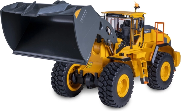 Metal bucket with high lifting capacity