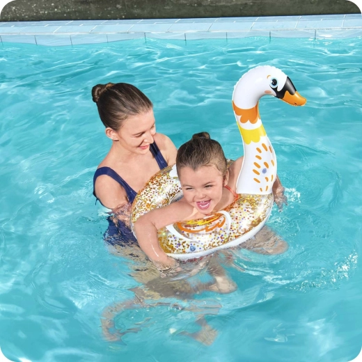 Safer swimming thanks to two chambers