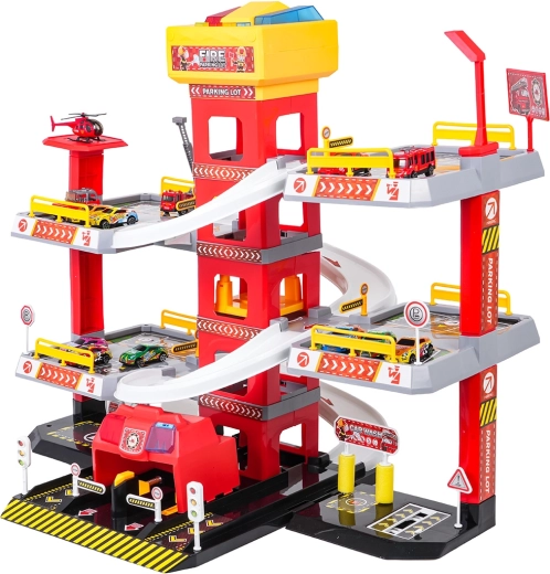 Trīspakāpju stāvvieta ar liftu