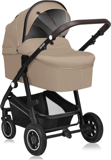 Comfort from birth with a spacious carrycot