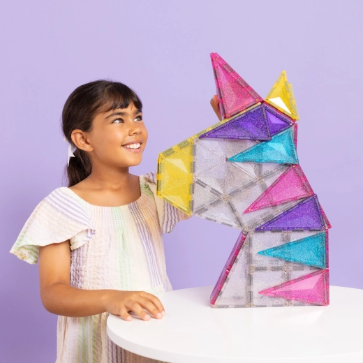 Sparkling transparent pieces in pastel colors