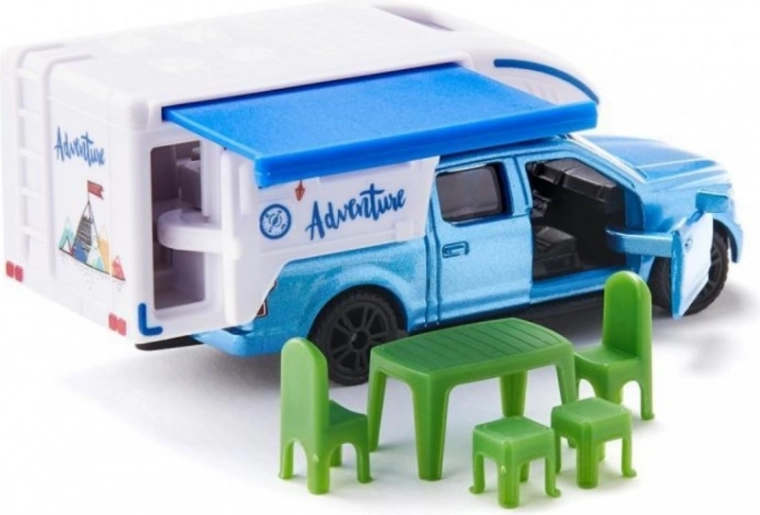 Camper ar izvelkamu markīzi
