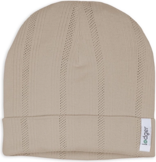 Fits comfortably and protects the ears