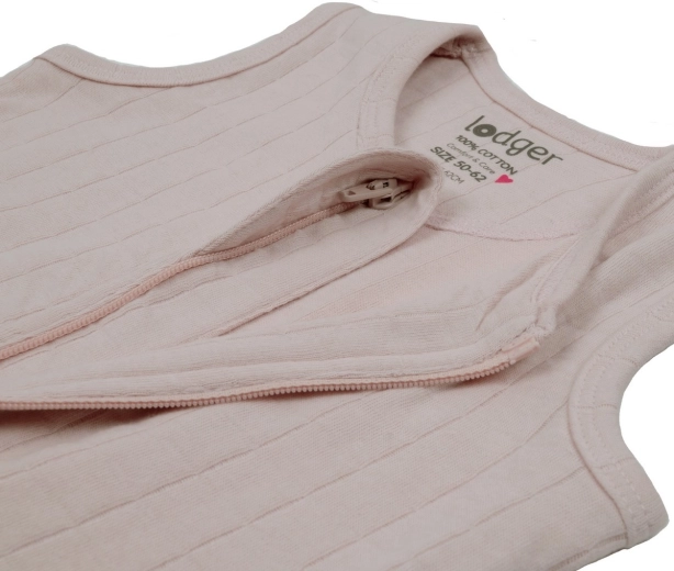 Easy diaper changes thanks to practical opening