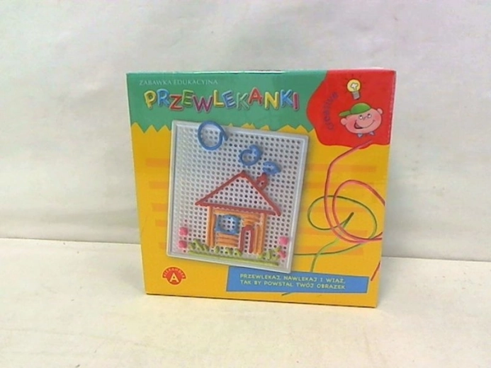 Lacing game with colorful strings