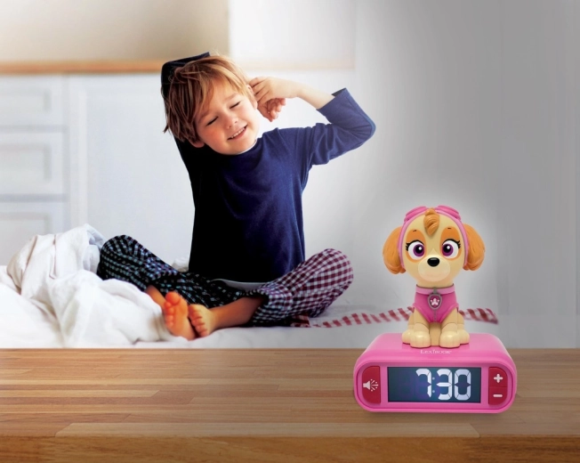 Liels digitālais displejs ērtai laika nolasīšanai