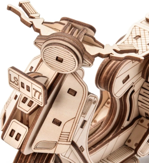 Precisely cut wooden pieces