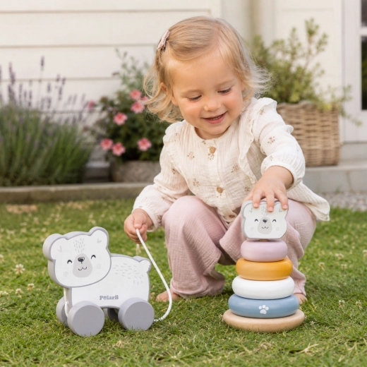 Pull-along bear for first steps