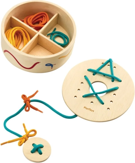 PlanToys šņorēšanas dēlīši ar aukliņām uzglabāšanas kastītē