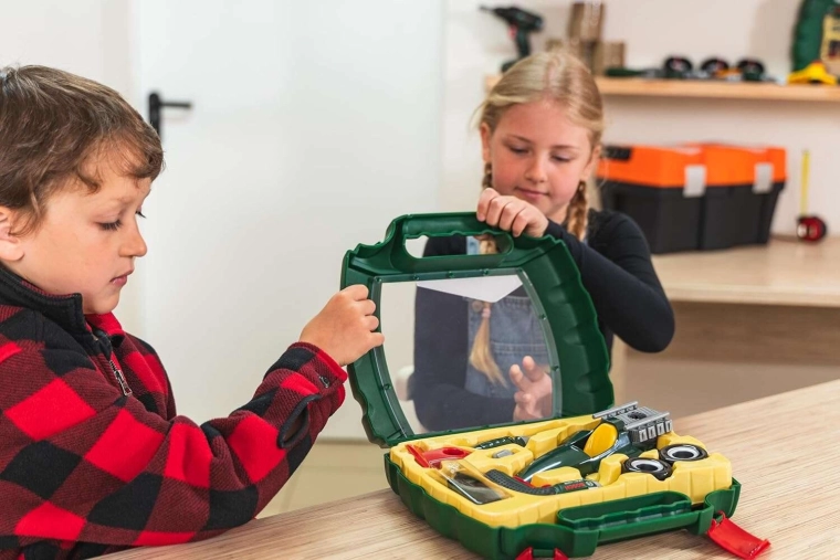 Praktisks koferis – kārtība un izklaide ceļā