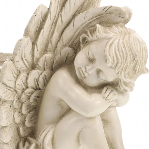 Smalks tēlnieciskais darbs un vintage izskats