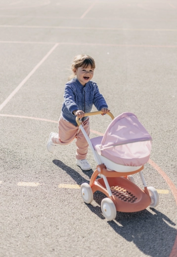 Stabils metāla rāmis un klusi riteņi