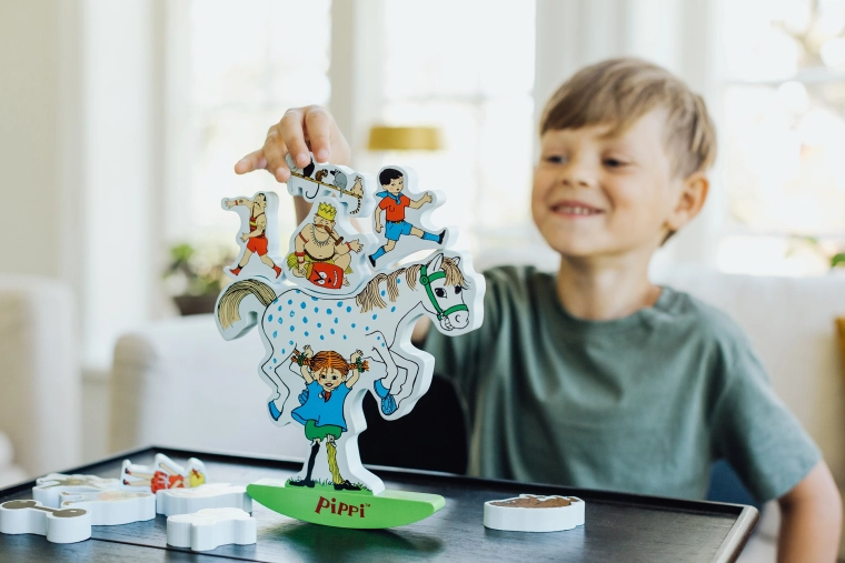 A balancing game that trains skilful hands