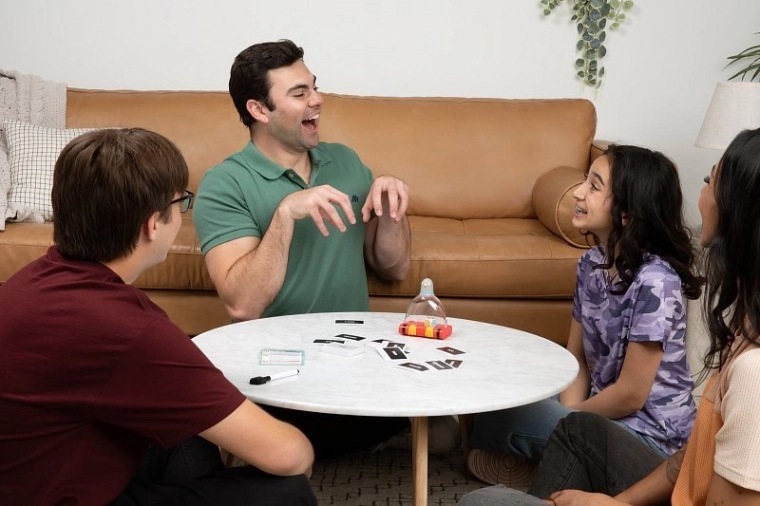 A team party game for family and friends