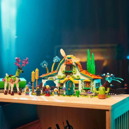 Funkcionāli staļļi, pilni detaļu