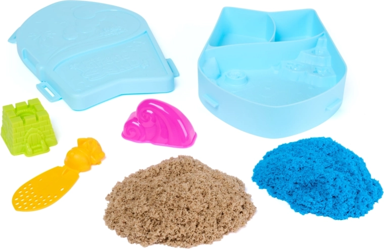 Molds and scoop for creative play