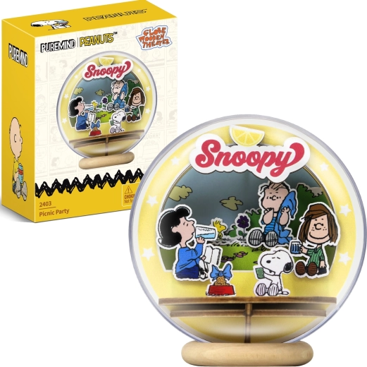Puremind koka 3D modelis SNOOPY PEANUTS – pikniks parkā caurspīdīgā lodē