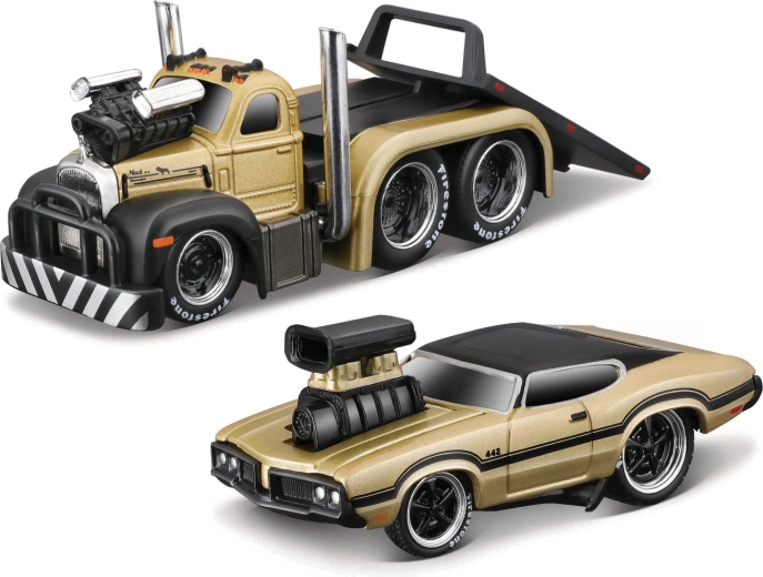 Maisto Muscle transports 1953 Mack B-61 platforma ar 1970 Oldsmobile 442 1:64
