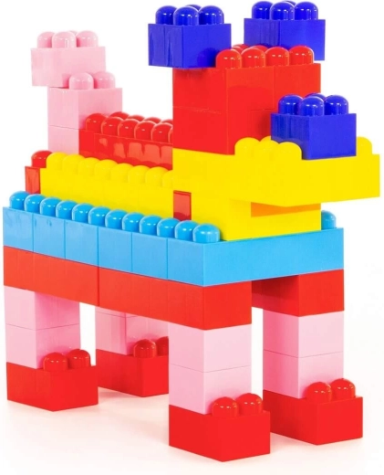 153 large pieces for creative play