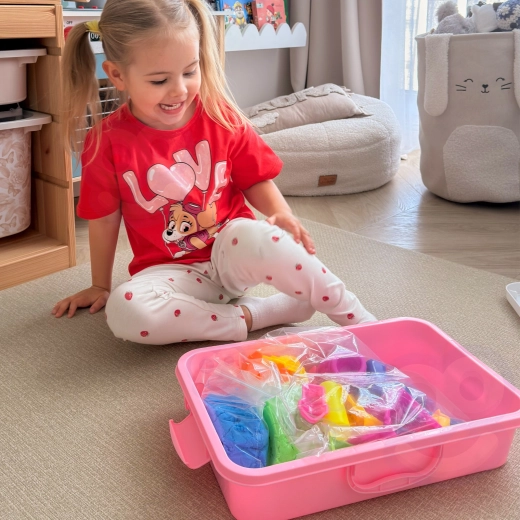 Practical suitcase and play box in one