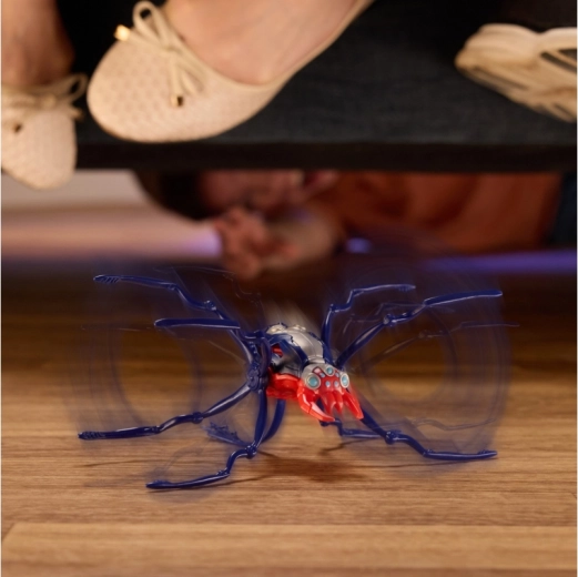 Crawls like a real spider