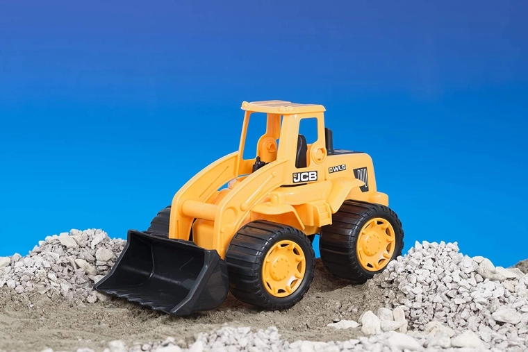 Large wheels and durable design for outdoor and indoor play
