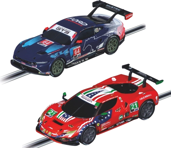 Divas licencētas GT3 automašīnas