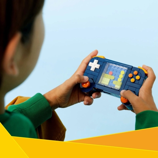 Lieliski piemērots gan vitrīnai, gan spēlēšanai