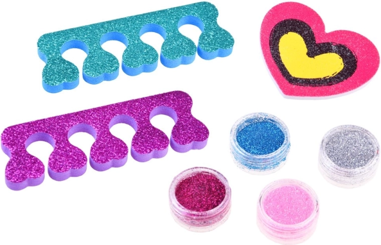 Glittery accessories for an original design