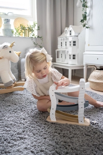 Supports motor skills and coordination