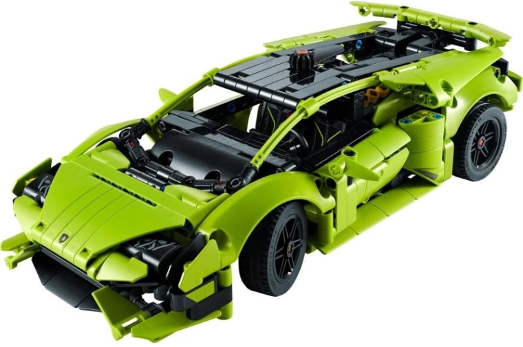 Reālistisks V10 dzinējs un stūrēšana