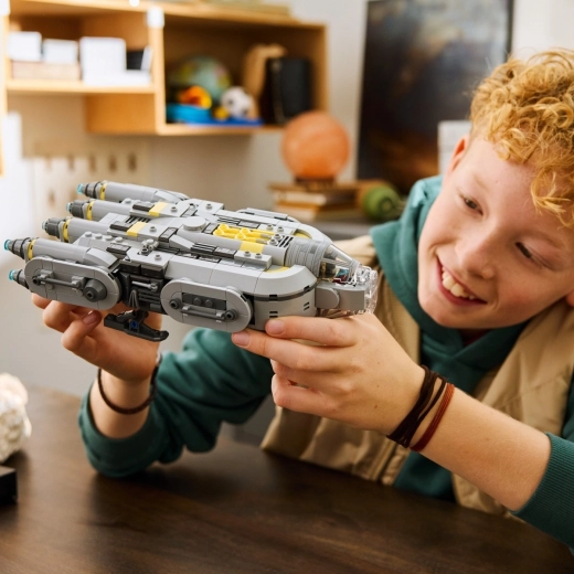 A great gift for Star Wars fans ages 9+