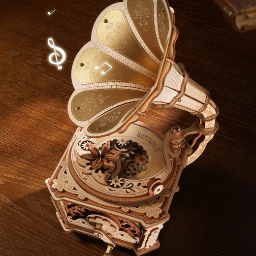 Functional hand-crank mechanical gramophone