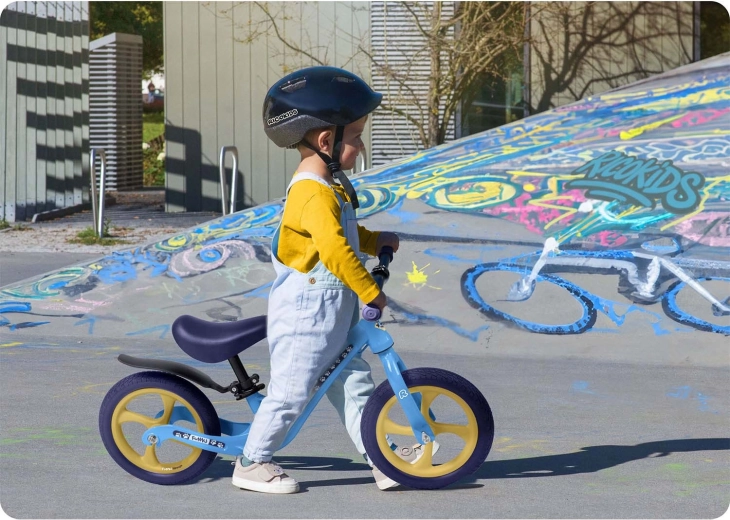 Puncture-proof 12" EVA wheels for a quiet ride