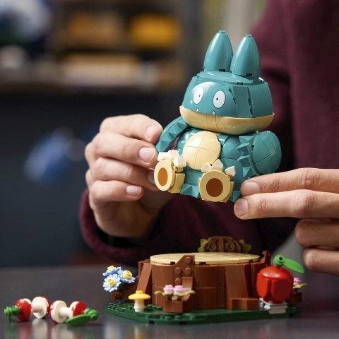 Pozicionējams Munchlax radošām pozām