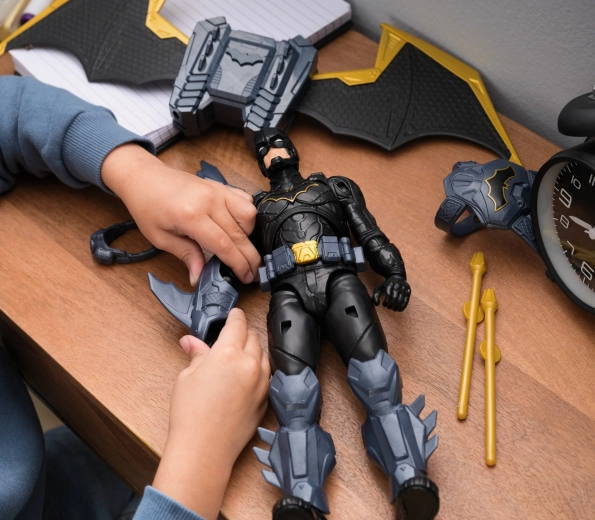 Iedarbini action ar spārniem un bruņām